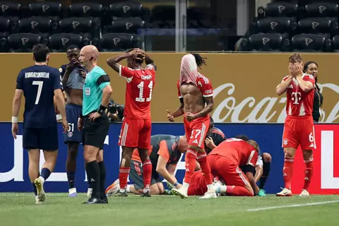 كارثة في بايرن ميونخ.. إصابة خطيرة لموسيالا في كأس العالم للأندية (صور)